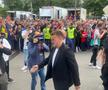 IMAGINEA SERII » Cum a fost surprins Gigi Becali la lojele Arenei Naționale, alături de unul dintre favoriții săi