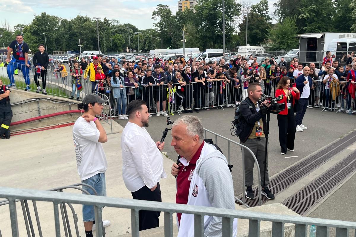 Sosire autocare înainte de FCSB - CFR Cluj