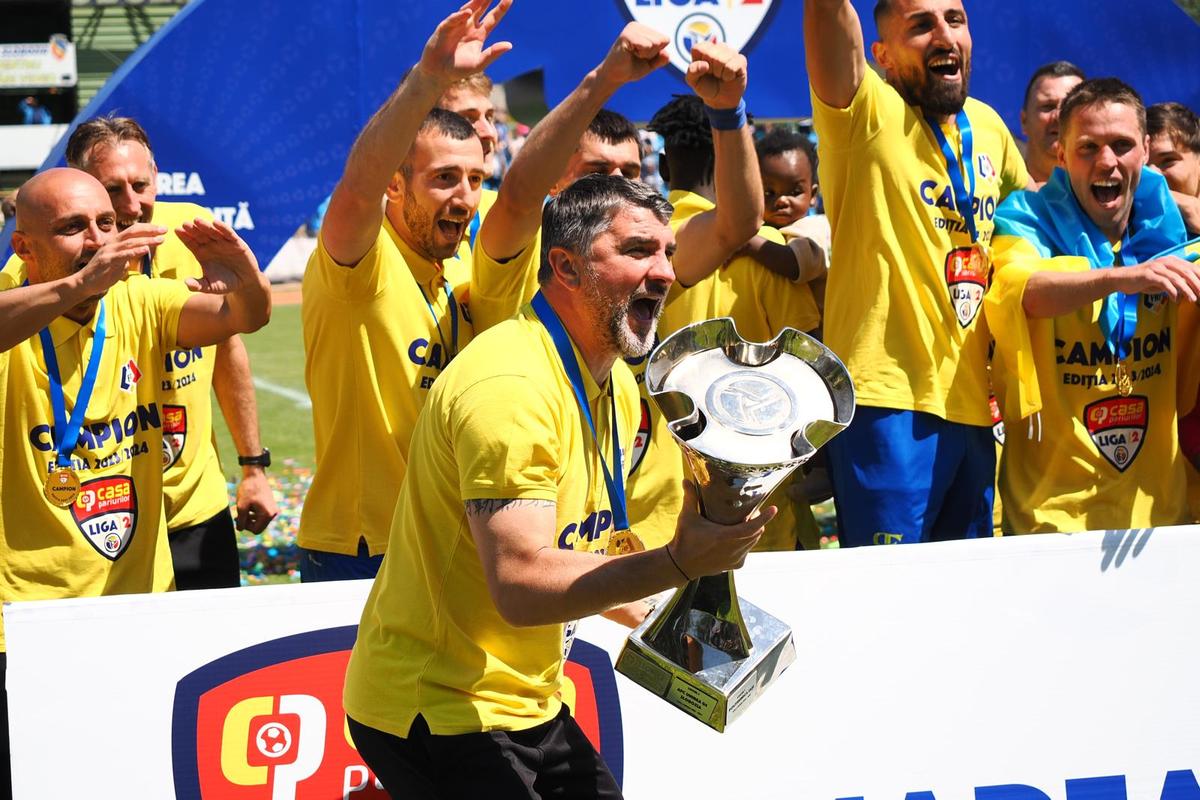 Unirea Slobozia a câștigat Liga 2. Imagini de la festivitatea de premiere