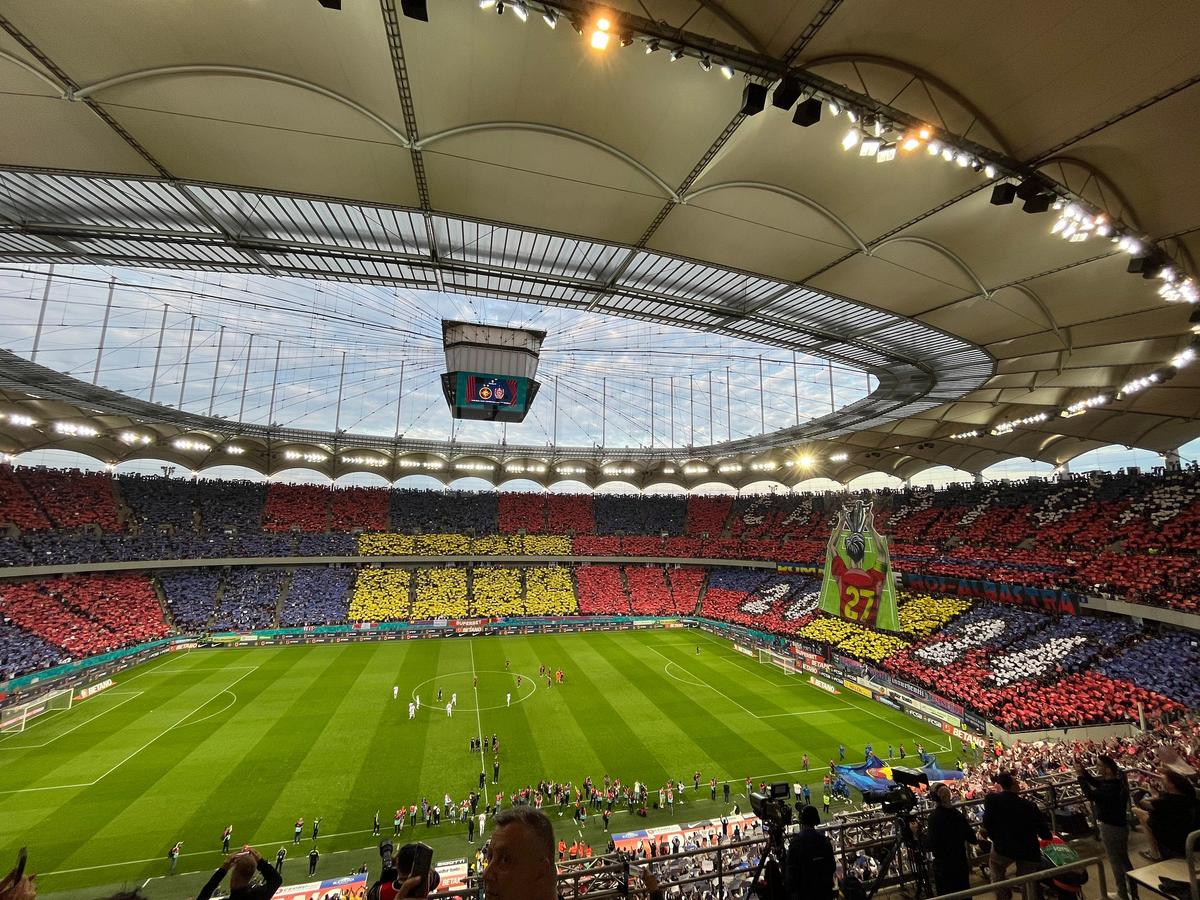 Scenografie spectaculoasă în FCSB - CFR Cluj