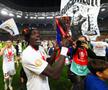 Imagini SENZAȚIONALE de la petrecerea campionilor » Florinel Coman, dedicații până în zorii zilei: „Atacant de meserie, și când stă pe loc înscrie!”