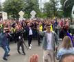 Party pe gazon! TOȚI jucătorii de la FCSB s-au îmbrăcat de gală: Chiricheș și Ngezana au ieșit în evidentă + Mesajul de pe tricoul lui MM Stoica