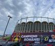 Cum arată trofeul pe care-l va primi FCSB » Fanii stau la coadă pentru a se fotografia cu el, la Arena Națională