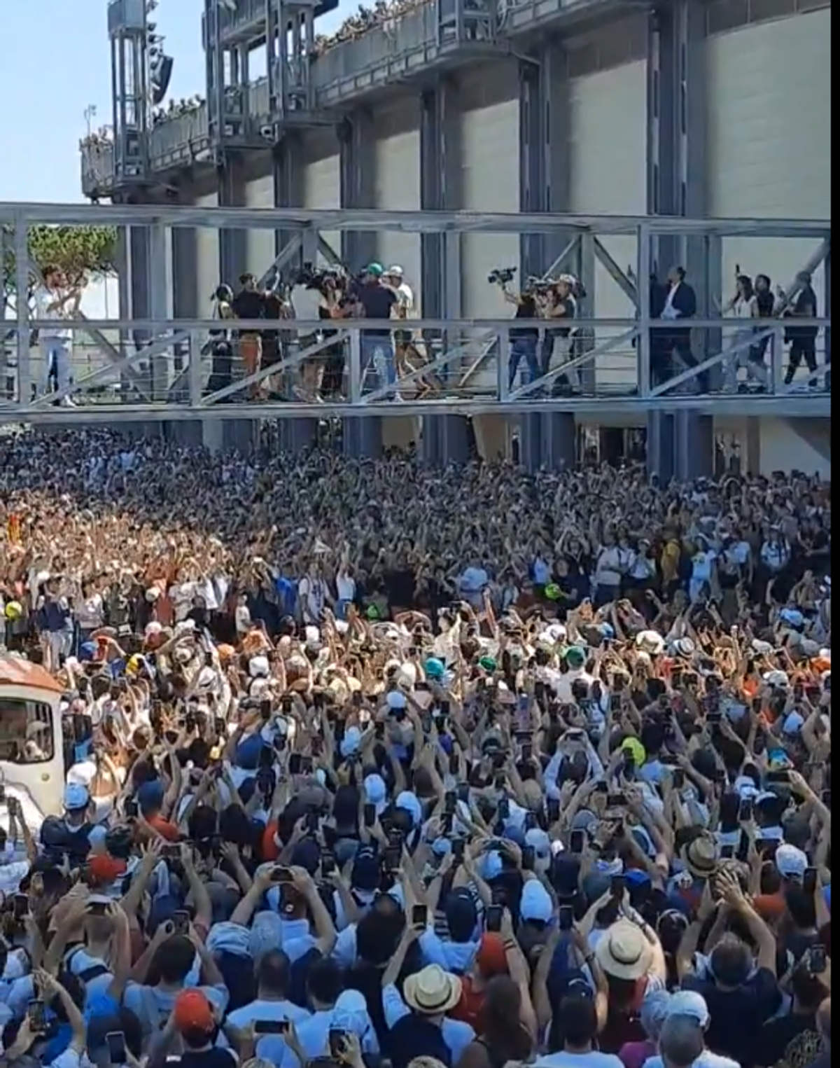 Imagini COPLEȘITOARE la Roma! Rafael Nadal, aclamat de mii de fani după ce a fost învins + Roland Garros, în pericol?