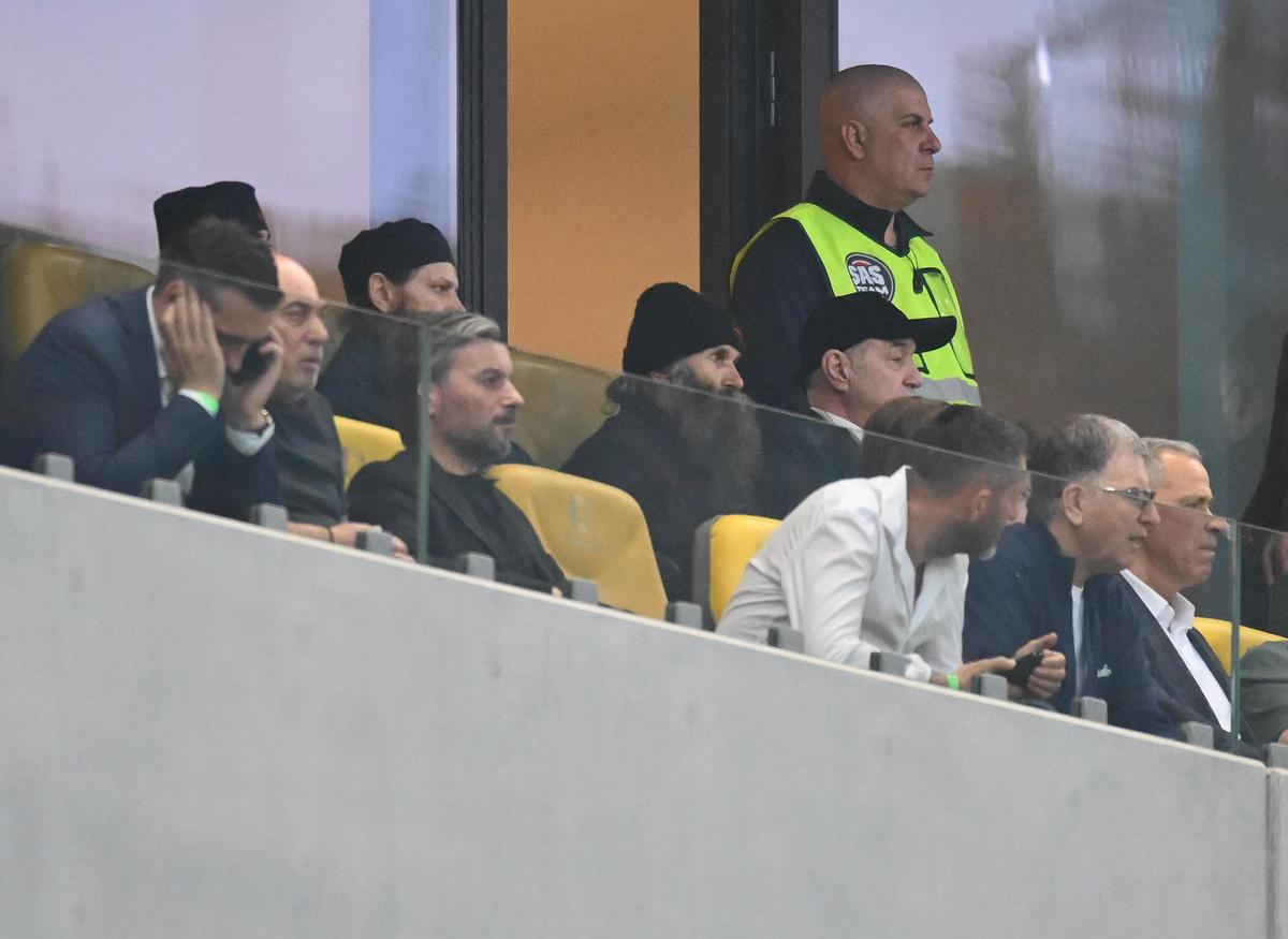 Cum îl tratează Gigi Becali pe cel mai VECHI jucător al roș-albaștrilor: „Ce să fac cu el? Noi vrem să jucăm în Champions League”