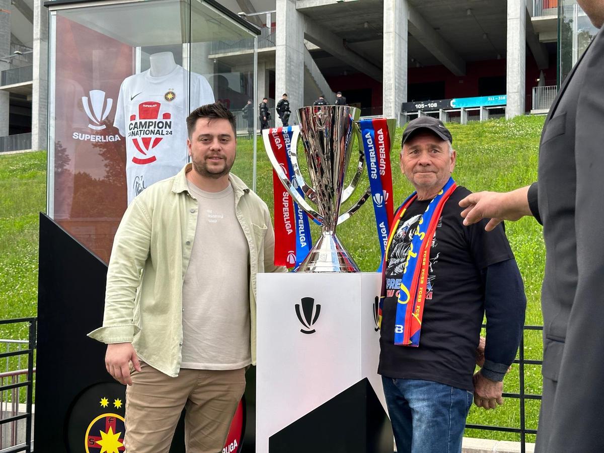 Cum arată trofeul pe care-l va primi FCSB » Fanii stau la coadă pentru a se fotografia cu el, la Arena Națională
