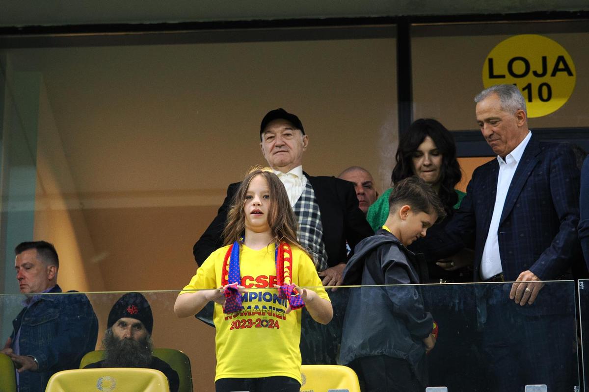 Gestul făcut de Gigi Becali imediat după FCSB - CFR Cluj