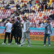 Jucătorii FCSB, îmbrăcați care mai de care mai non-conformist, foto: Raed Krishan / GSP