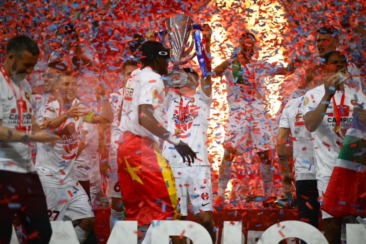 Mihai Pintilii, în extaz după decernarea medaliilor de campioni: „Nici n-a mai contat meciul, nu le-am zis nimic băieților la pauză”