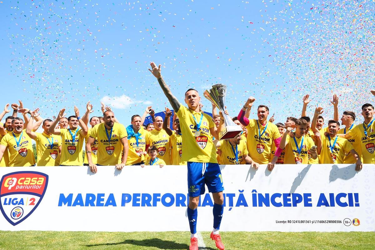 Sărbătoare la Slobozia. Unirea a câștigat Liga 2 și a primit trofeul și medaliile » Reporterii GSP au transmis toate imaginile de la festivitate