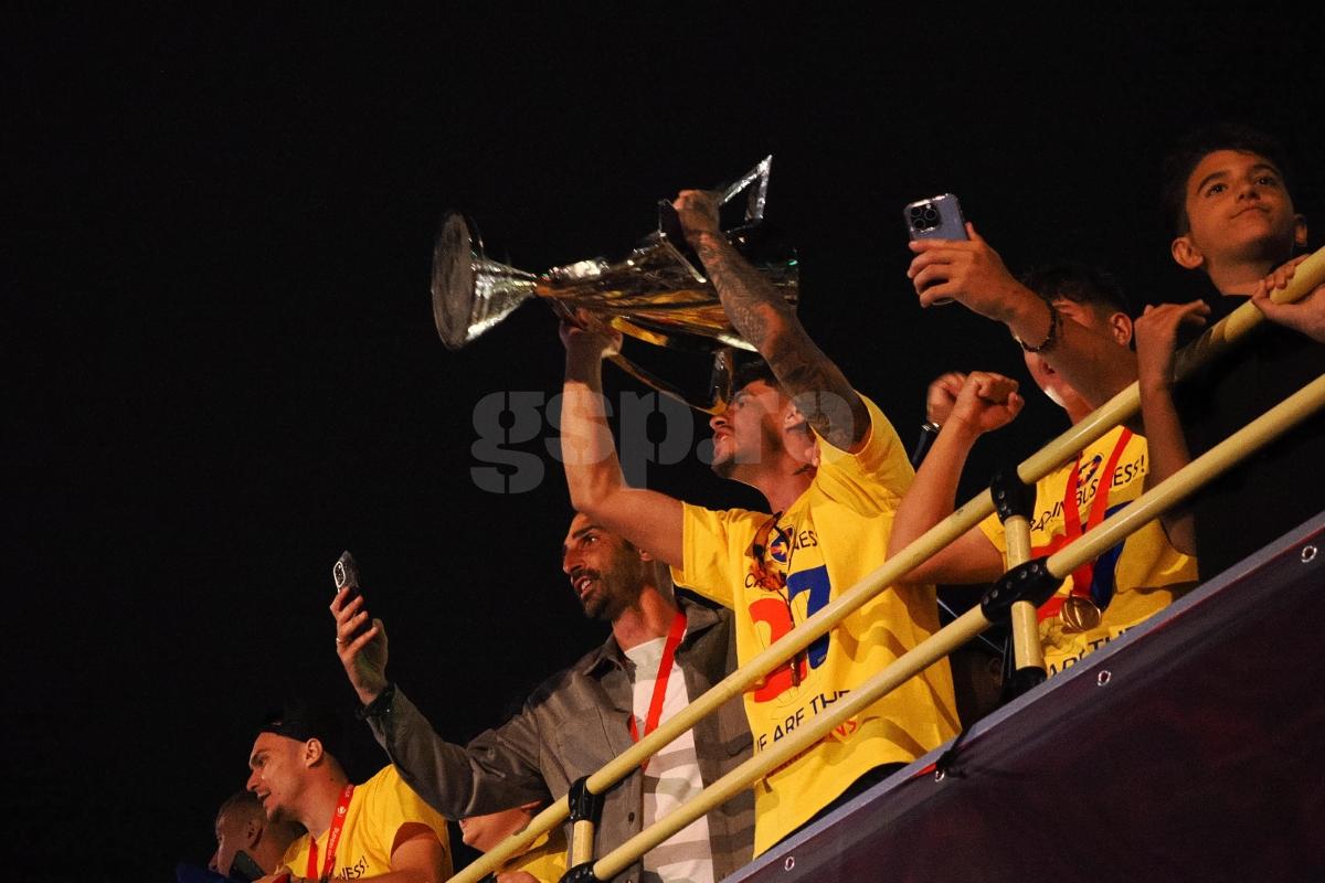 FCSB, sărbătoare la Ateneu » Mii de oameni au scandat alături de Olaru, Coman și compania: „București, Steaua București!”