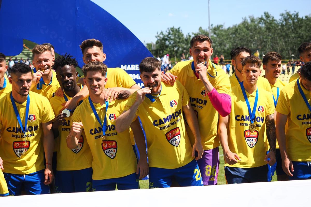 Sărbătoare la Slobozia. Unirea a câștigat Liga 2 și a primit trofeul și medaliile » Reporterii GSP au transmis toate imaginile de la festivitate