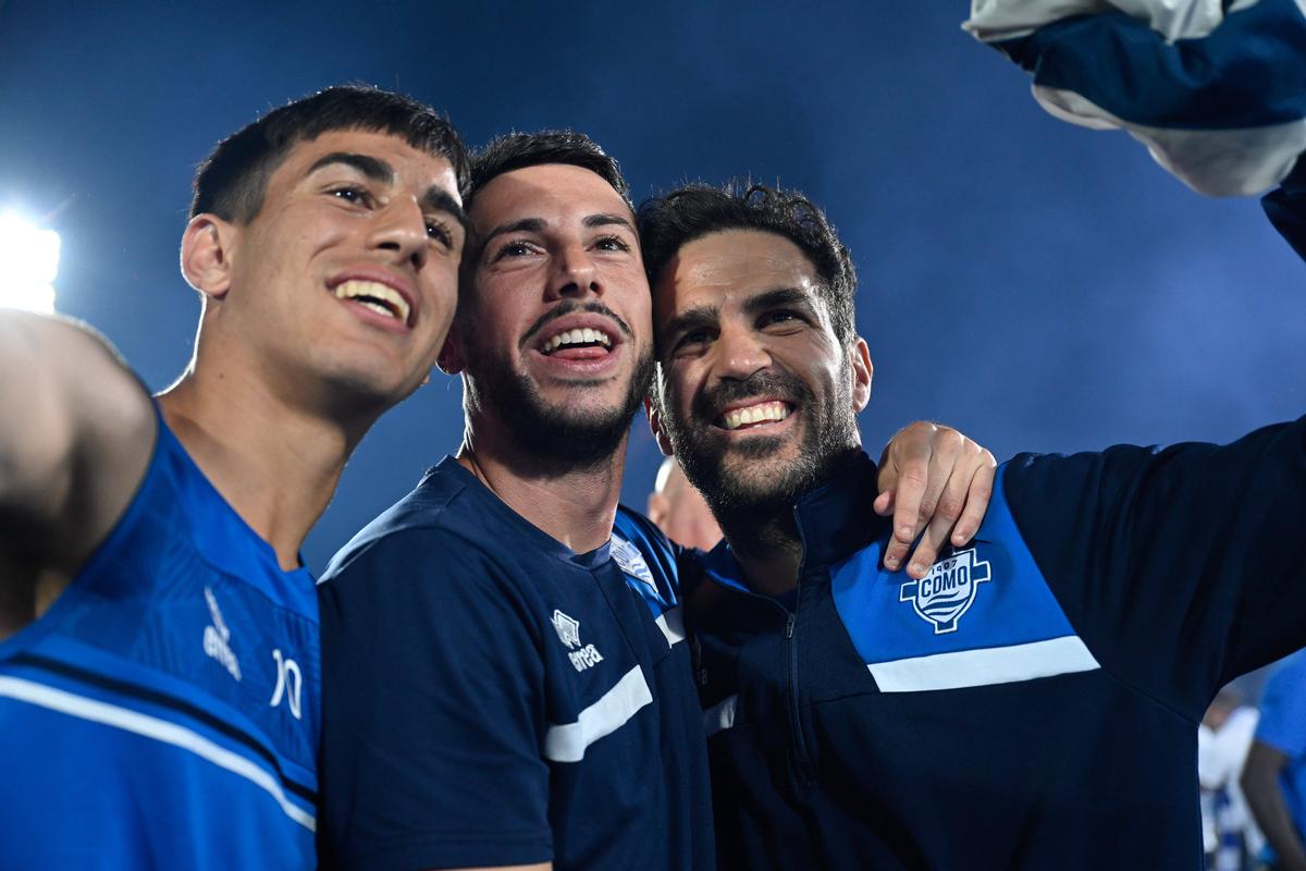 Fără licență PRO, Cesc Fabregas i-a promovat la primul lui sezon în antrenorat » A recurs la o strategie întâlnită des în Superliga