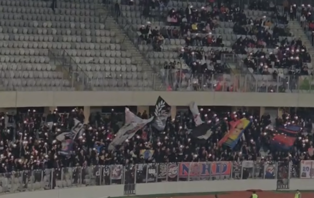 La U Cluj - FCSB s-au repetat la final scenele de anul trecut din Gruia! » Clujenii au aprins blițurile pentru a celebra campioana