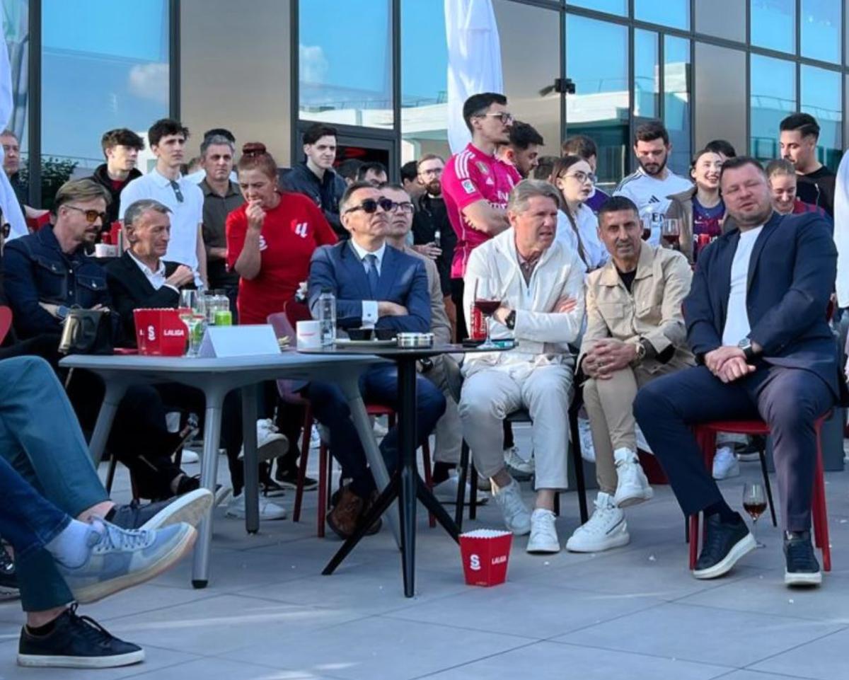 Guti a văzut Barcelona - Real Madrid la București, fiind însoțit de soția sa Romina Belluscio
