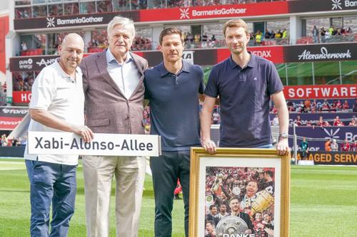 Xabi Alonso și-a luat rămas bun de la fanii lui Leverkusen/ foto Imago Images