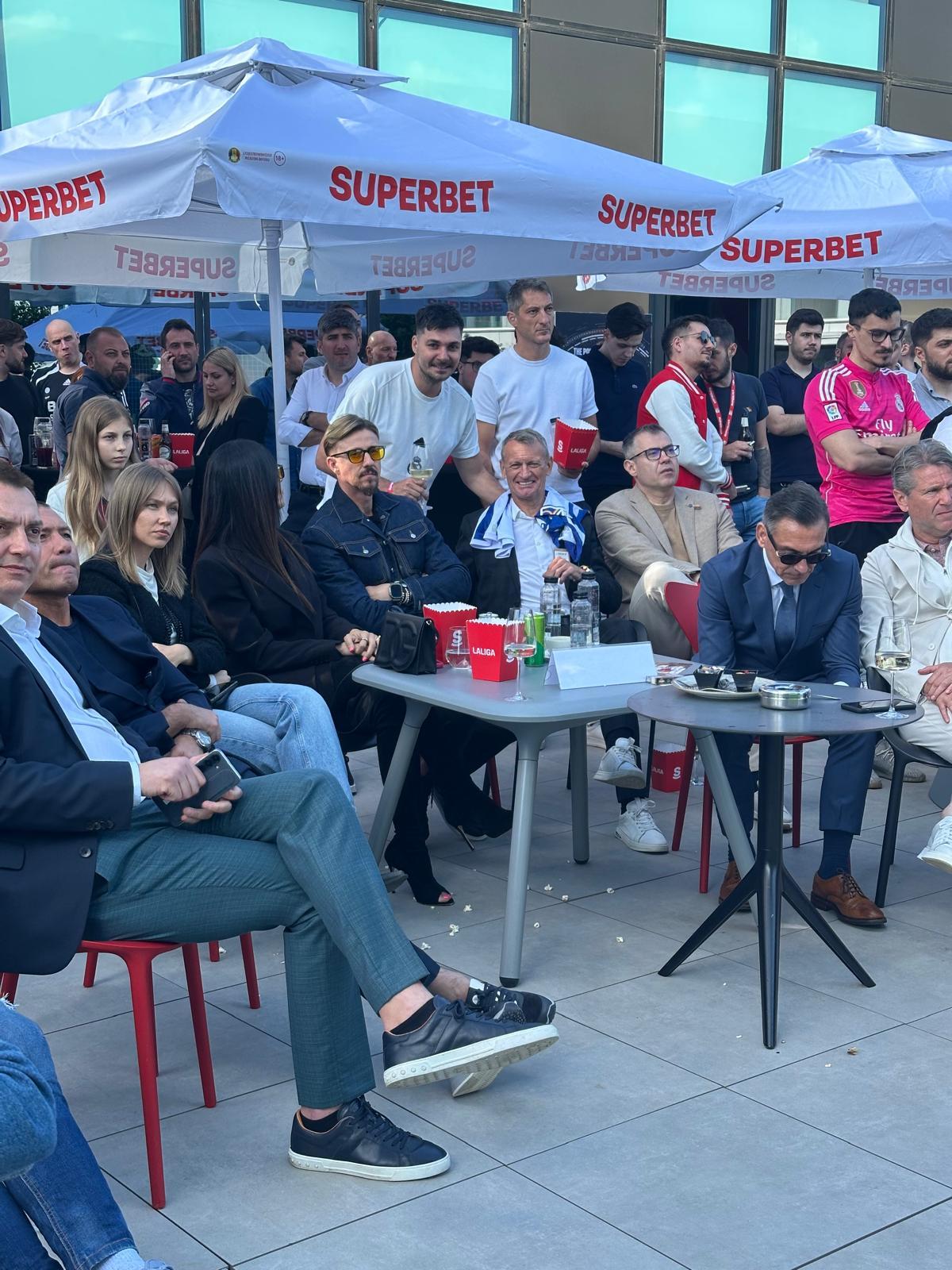 Guti a văzut Barcelona - Real Madrid la București, fiind însoțit de soția sa Romina Belluscio