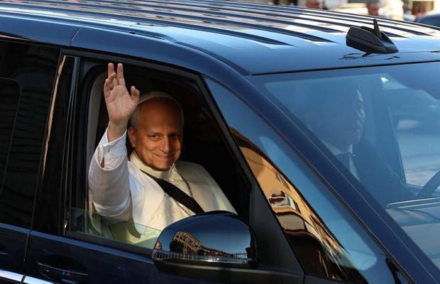 Papă nou, stil nou! Upgrade la Vatican » Ce mașină folosește Papa Leon al XIV-lea