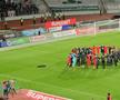La U Cluj - FCSB s-au repetat la final scenele de anul trecut din Gruia! » Clujenii au aprins blițurile pentru a celebra campioana
