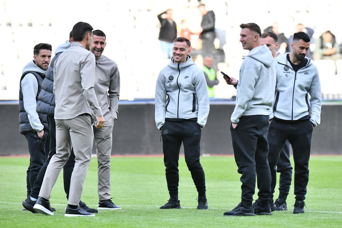 U CLUJ - FCSB 0-2. Trupa lui Sabău, surclasată de campioana venită de la șpriț! Roș-albaștrii au folosit titularii, așa cum au promis, dar omul meciului a fost indezirabilul Marius Ștefănescu
