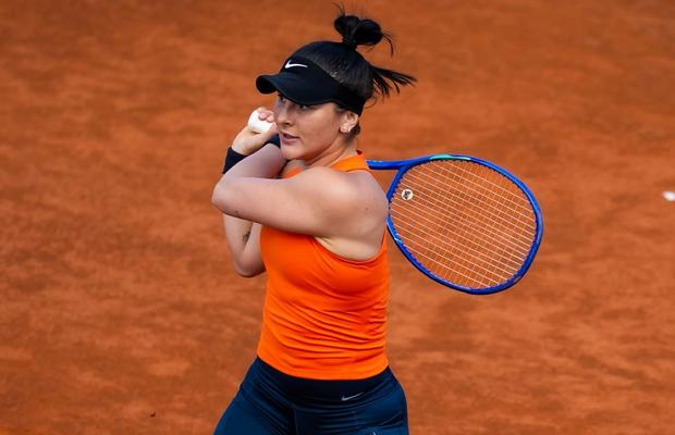 Momente emoționante pentru Bianca Andreescu la Roma » S-a calificat în „optimi”, apoi a făcut zeci de selfie-uri cu fanii