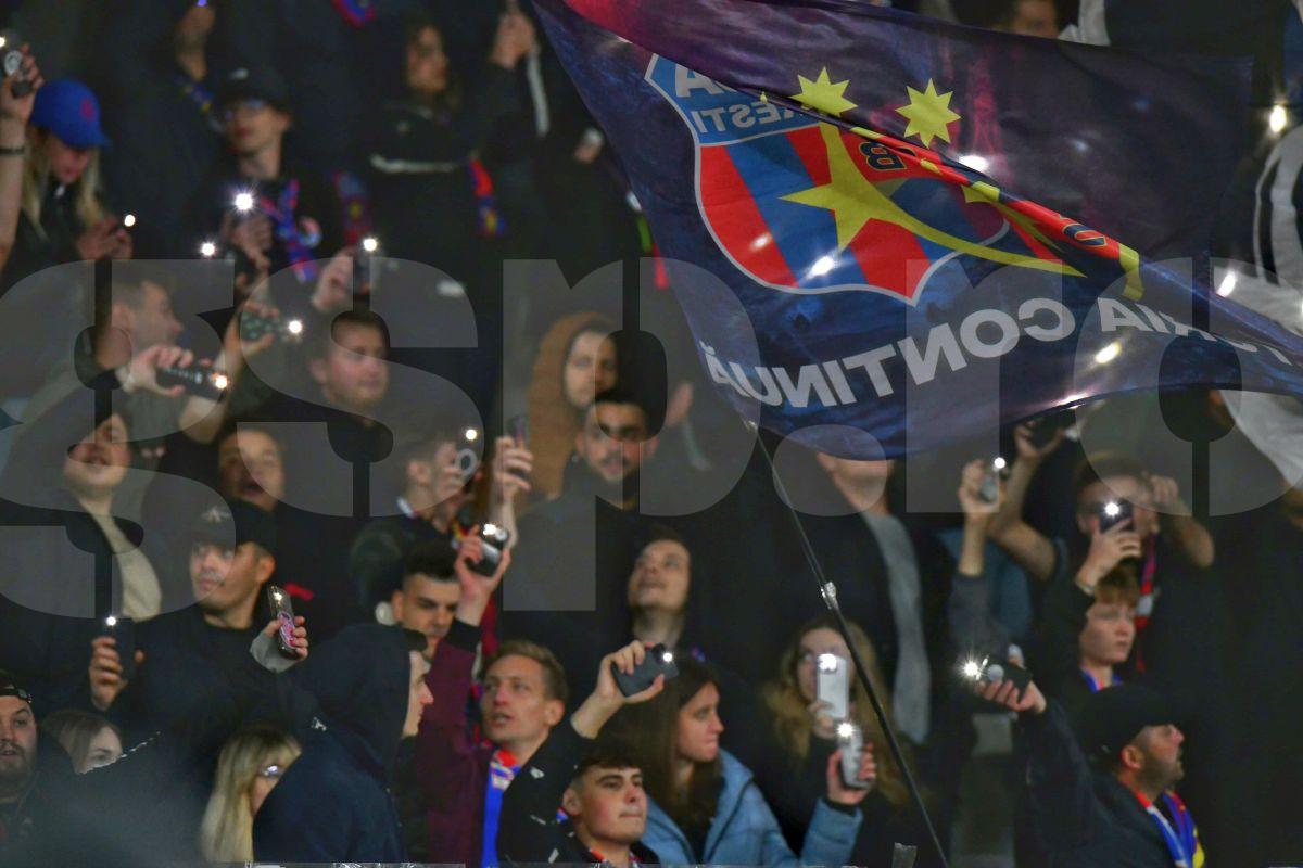 U Cluj - FCSB: imaginile bucuriei dezlănțuite din fața peluzei » Roș-albaștrii au pornit, oficial, sărbătoarea