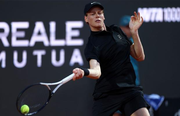 Jannik Sinner discută despre modă, după revenirea în circuit: „Îmi plac mai mult culorile închise”