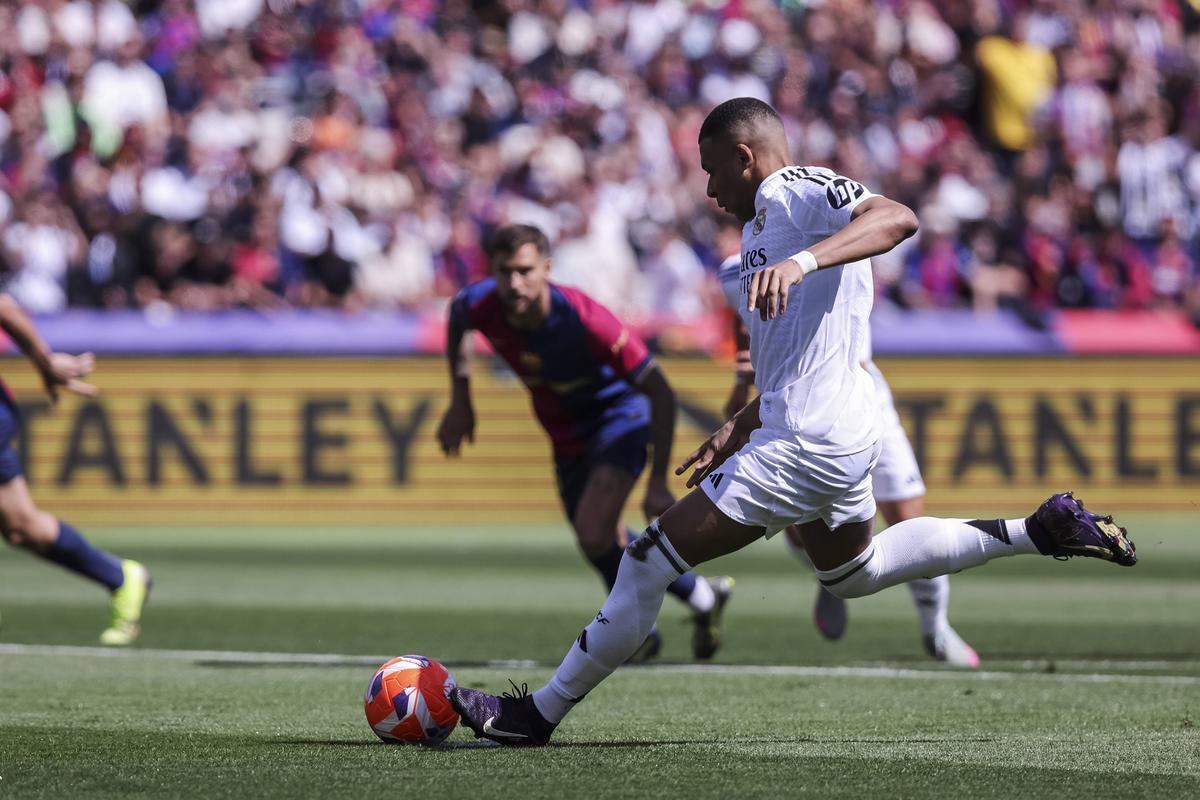 Controversă uriașă în Spania! Au publicat înregistrarea VAR din Barcelona - Real Madrid și e scandal cât casa: „Mulțumesc lui Dumnezeu”