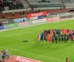 La U Cluj - FCSB s-au repetat la final scenele de anul trecut din Gruia! » Clujenii au aprins blițurile pentru a celebra campioana