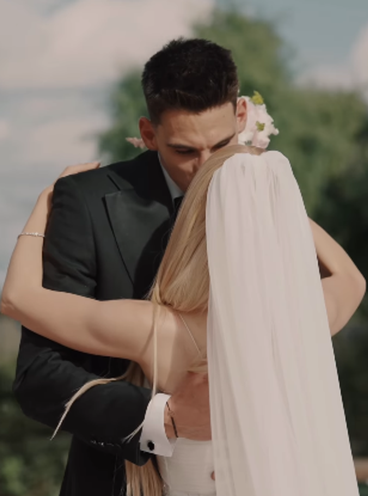 Andreea Bălan s-a căsătorit cu tenismenul Victor Cornea! Imagini cu ținuta spectaculoasă a artistei