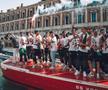 Imagini tari! Iată cum a sărbătorit Venezia revenirea în Serie A // FOTO: X