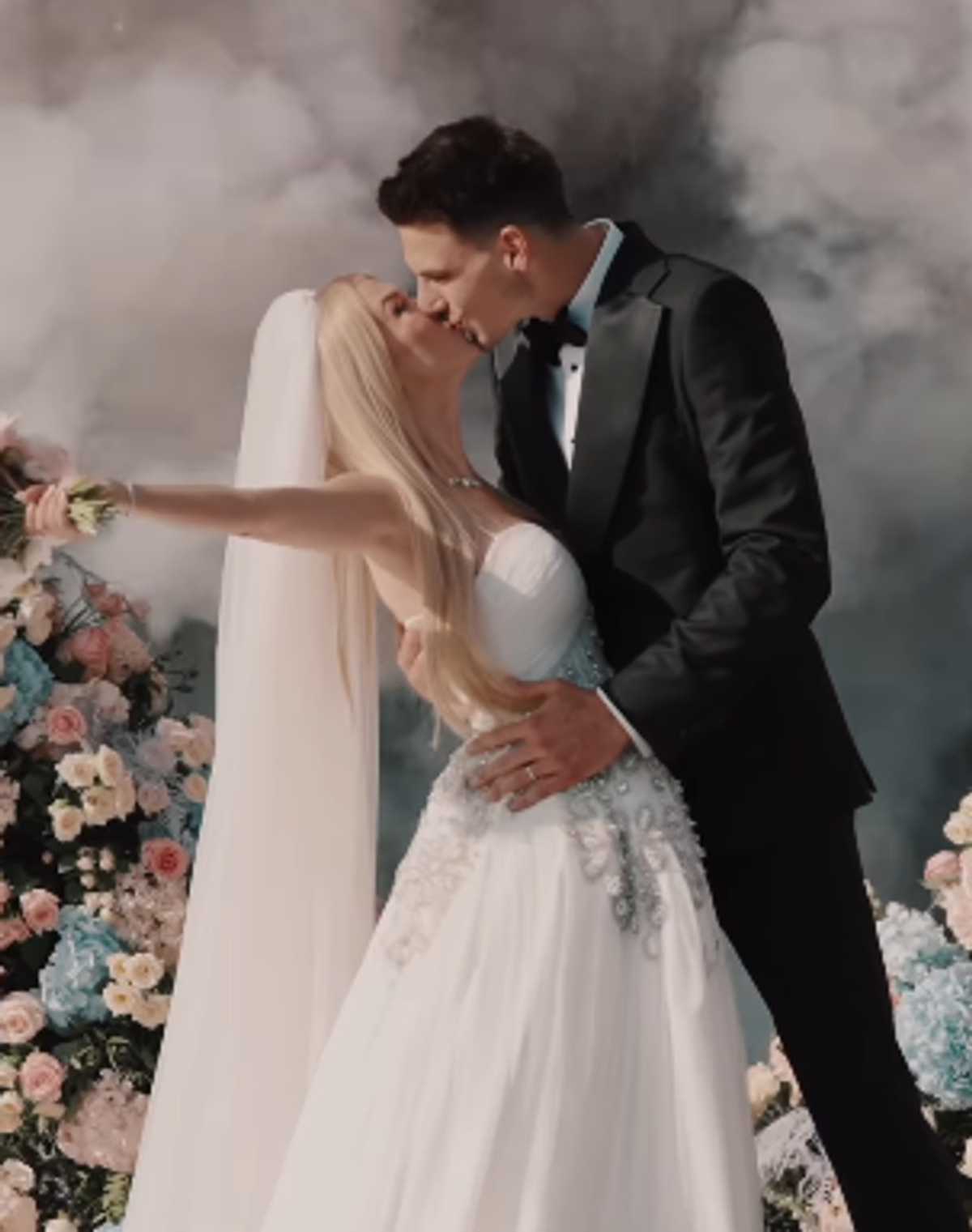 Andreea Bălan s-a căsătorit civil cu Victor Cornea
