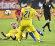 Olaru și Ibrian, în duel, FCSB - Unirea Slobozia // foto: Cristi Preda (GSP)