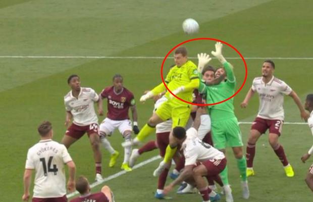 Gary Neville, reacție dură după golul anulat care poate decide titlul în Premier League: „Cel mai important moment din istoria VAR”
