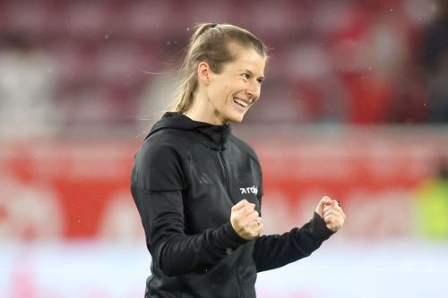 Marie-Louise Eta a devenit prima femeie antrenor care obține o victorie într-unul dintre cele cinci mari campionate ale Europei // FOTO: Getty Images
