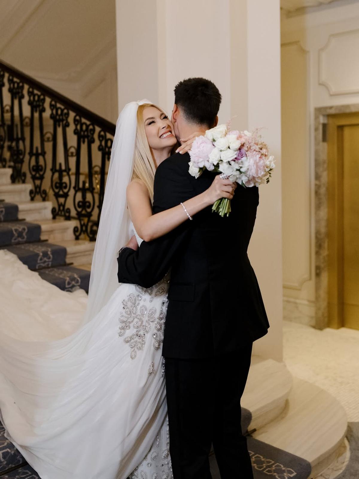 Andreea Bălan s-a căsătorit cu tenismenul Victor Cornea! Imagini cu ținuta spectaculoasă a artistei