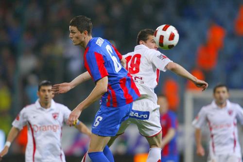 Liviu Ganea într-un FCSB - Dinamo, arhivă GSP
