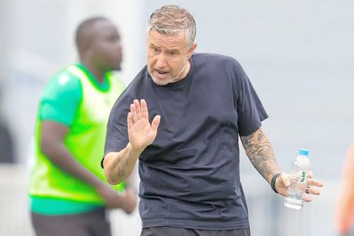 Reghecampf a câștigat titlul în Rwanda cu Al-Hilal Omdurman // FOTO: Instagram