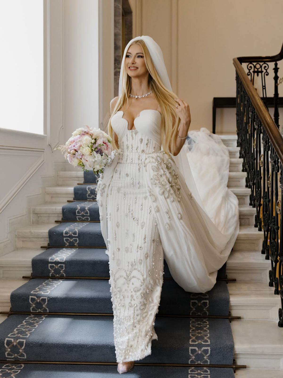 Andreea Bălan s-a căsătorit cu tenismenul Victor Cornea! Imagini cu ținuta spectaculoasă a artistei