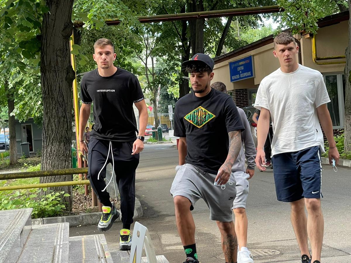 FCSB, la vizita medicală » Nume noi alături de obișnuiții din lot + Florinel Coman, prezent!
