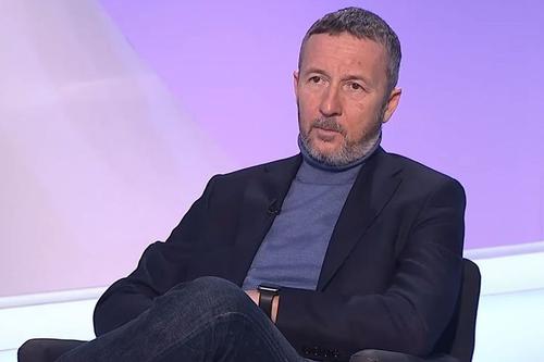 România - Finlanda » Mihai Stoica, managerul general de la FCSB, salută folosirea lui Octavian Popescu (19 ani, extremă stânga) încă din primul minut. E primul joc ca titular pentru jucătorul vicecampioanei.