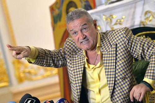 Gigi Becali, patronul FCSB, e de acord cu măsura impusă de Eduard Novak, ministrul Sportului: obligativitatea unei ponderi de cel puțin 40% a sportivilor români la toate competițiile intercluburi.