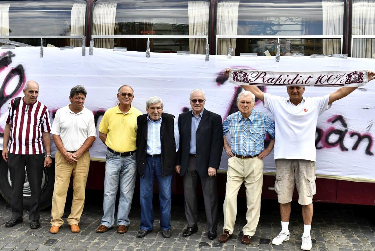55 de ani de la primul titlu al Rapidului » Nichi Dumitriu: „Noi am fost zeii Giuleștiului. Doar Sabău și Lupu ar fi putut juca în echipa din '67. Pancu? A avut două viteze, mică și foarte mică!”