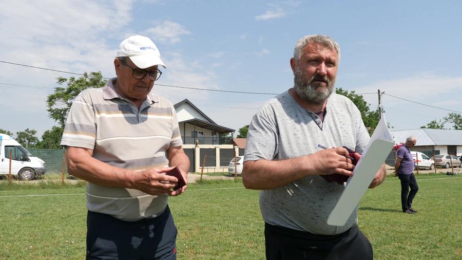 La Speranța Plumbuita toată lumea dă o mână de ajutor Netflix ar da lovitura la Plumbuita, în Călărași » „Stricau terenul când treceau cu morții! O luau pe gazon ca să scurteze drumul până la cimitir”