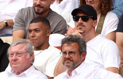Bromance » Nole l-a amintit pe Zlatan în discursul de la Paris, iar gestul suedezului a fost surprins de camerele TV