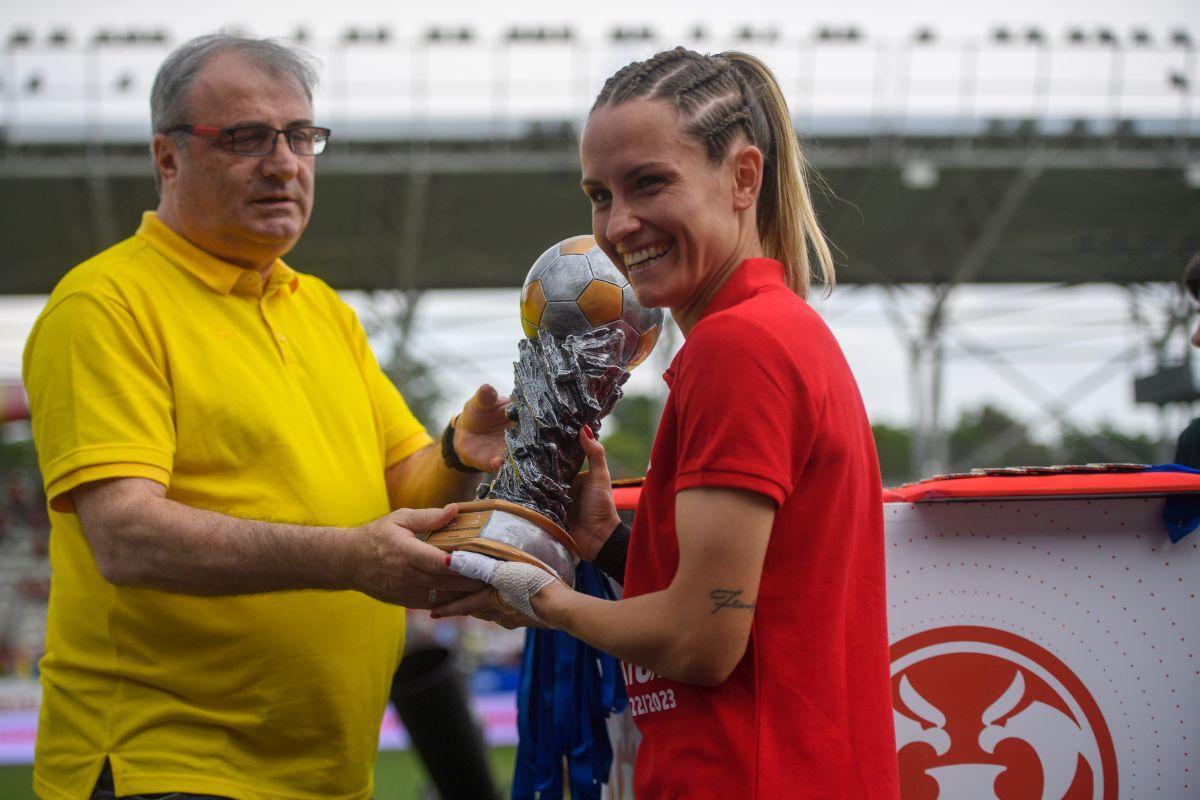 Scandal monstru și bătaie generală pe teren la finala Cupei României la fotbal feminin + Acuzații grave: „Am fost amenințată de omul de la pază”