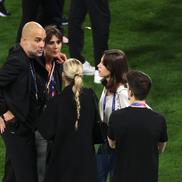 Pep Guardiola alături de familie: soția Cristina, fiicele Maria și Valentina și fiul, Marius (foto: Guliver/Getty Images)