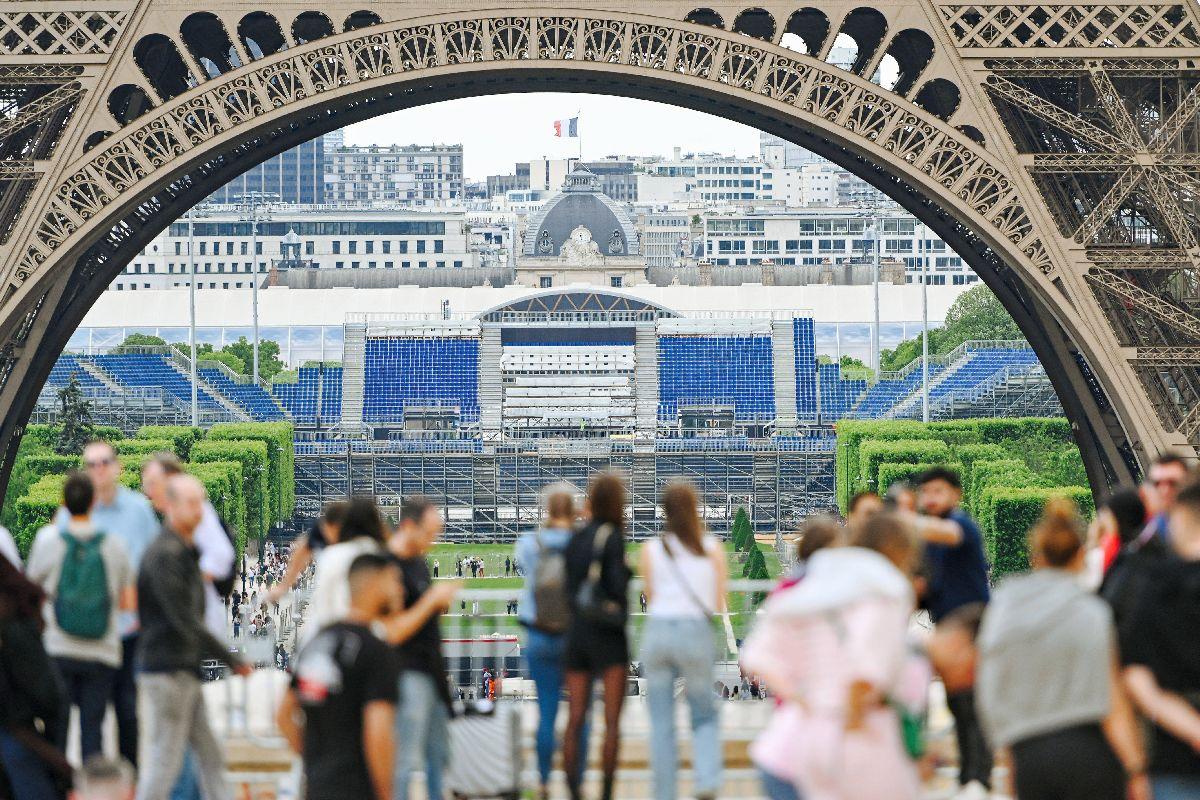 „Eiffel Tower Stadium”, arena de 13.000 de locuri amenajată lângă Champ de Mars » Va fi una dintre atracțiile de la Jocurile Olimpice