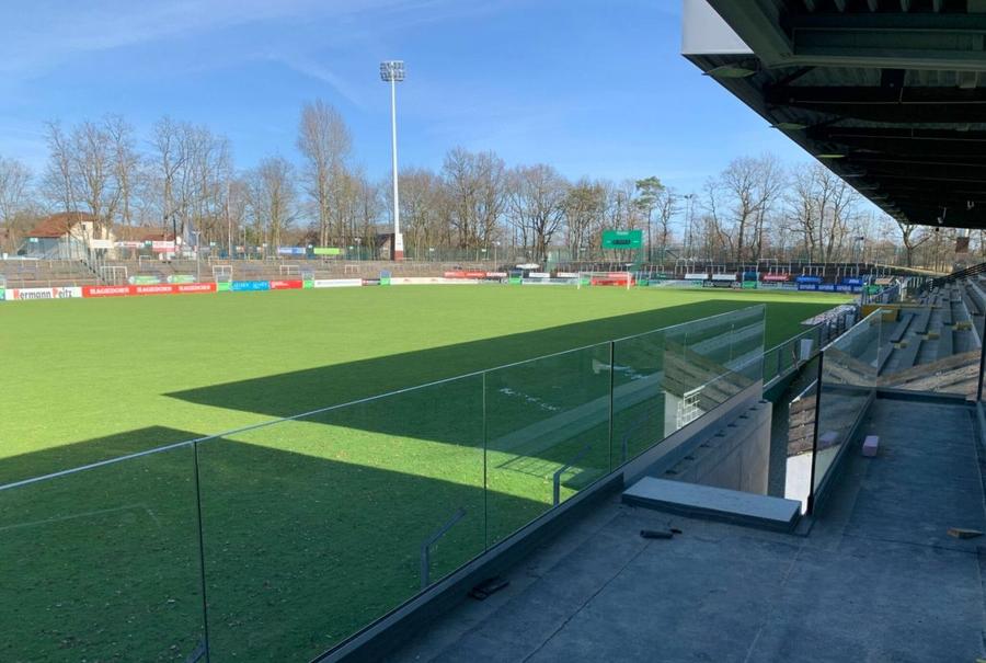 Stadionul din Gutersloh pe care se vor antrena portughezii Au fost 5.000 de fani la antrenamentul tricolorilor, la cel al Portugaliei se anunță o nebunie. 250 de euro biletul!