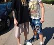Pasiunea fără limite » Și l-a tatuat pe Dennis Man pe picior, a luat masa cu „tricolorul” și i-a adus un cadou special în cantonament: „E făcut la comandă. Uite!”